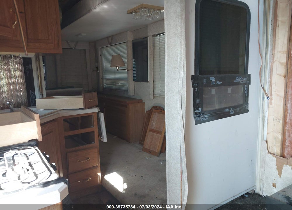 2001 TRAVEL SUPREME TRAV 36RLTSOA VIN: 4TKFW363012001203