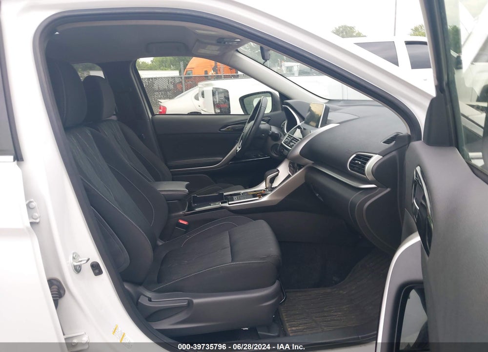 2018 MITSUBISHI ECLIPSE CROSS SE/SEL VIN: JA4AT5AA5JZ064607