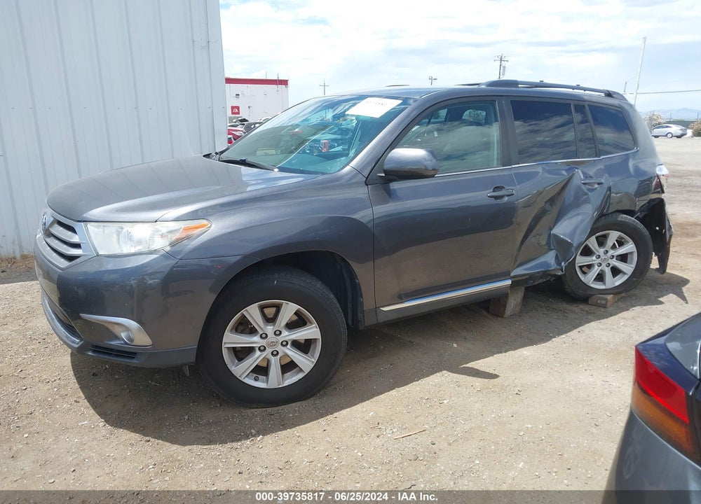 2013 TOYOTA HIGHLANDER BASE PLUS VIN: 5TDZA3EH5DS038850