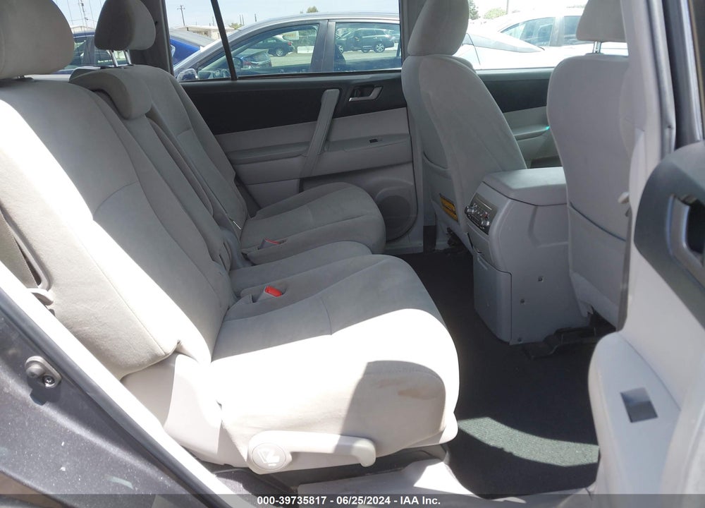 2013 TOYOTA HIGHLANDER BASE PLUS VIN: 5TDZA3EH5DS038850