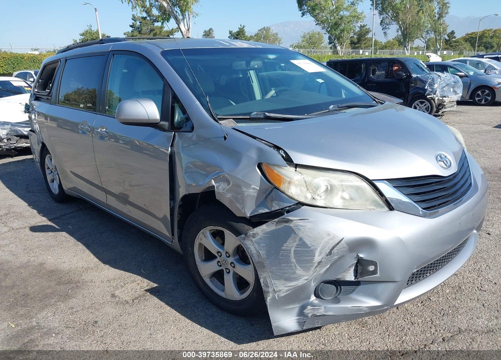 2011 TOYOTA SIENNA LE V6 VIN: 5TDKK3DC3BS173262