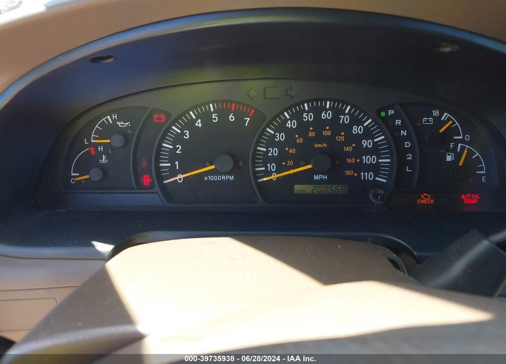 2001 TOYOTA TUNDRA LTD V8 VIN: 5TBBT48121S158433