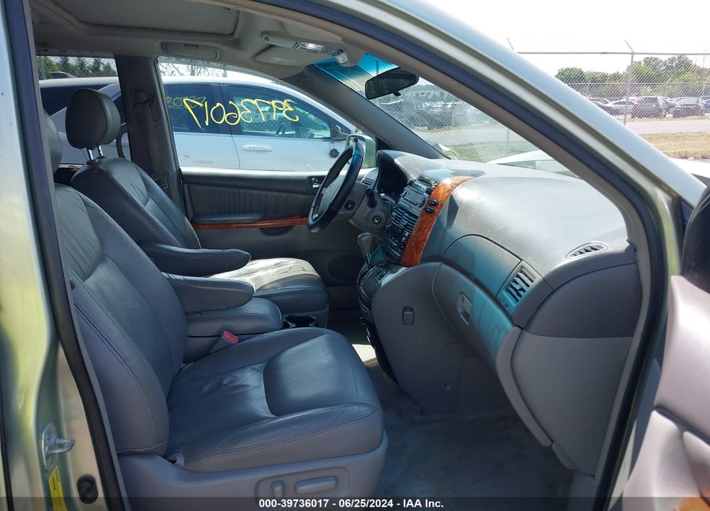 2008 TOYOTA SIENNA XLE VIN: 5TDZK22C78S120925