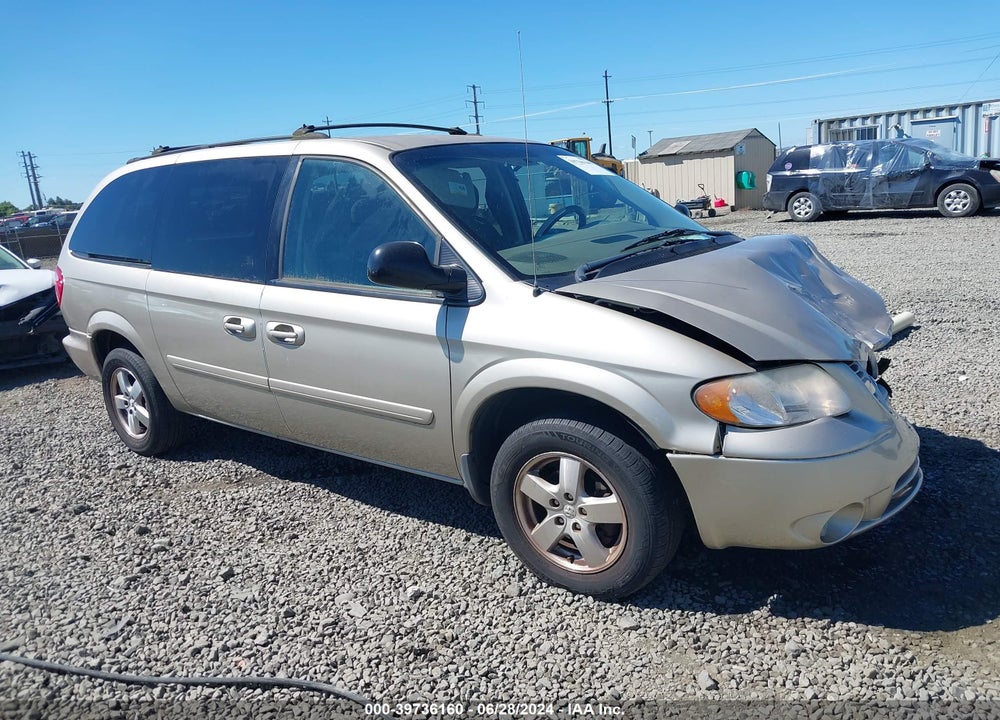 2005 DODGE GRAND CARAVAN SXT VIN: 2D4GP44L55R208994
