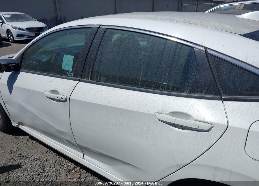 2018 HONDA CIVIC VIN: 2HGFC2F77JH501421