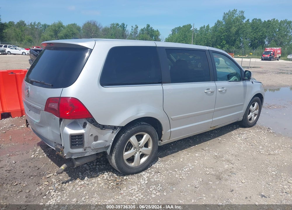 2010 VOLKSWAGEN ROUTAN VIN: 2V4RW3D13AR360581