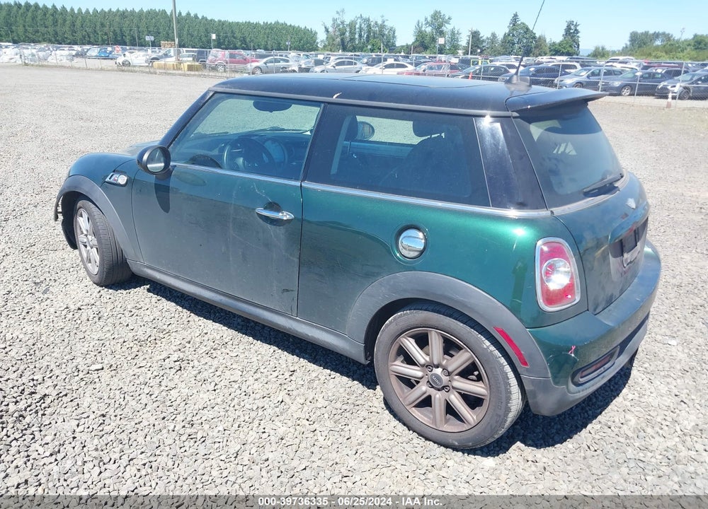 2011 MINI COOPER S VIN: WMWSV3C51BTY24932