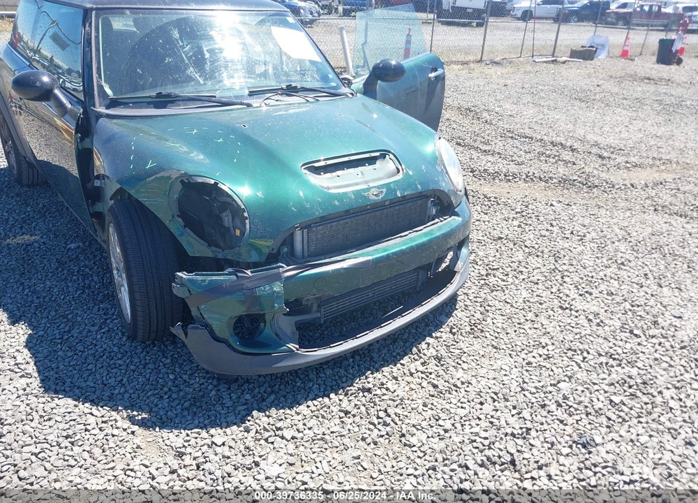 2011 MINI COOPER S VIN: WMWSV3C51BTY24932