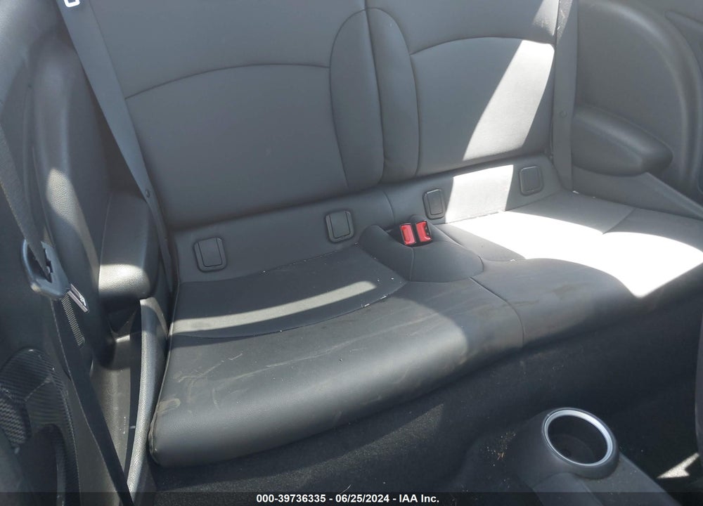 2011 MINI COOPER S VIN: WMWSV3C51BTY24932