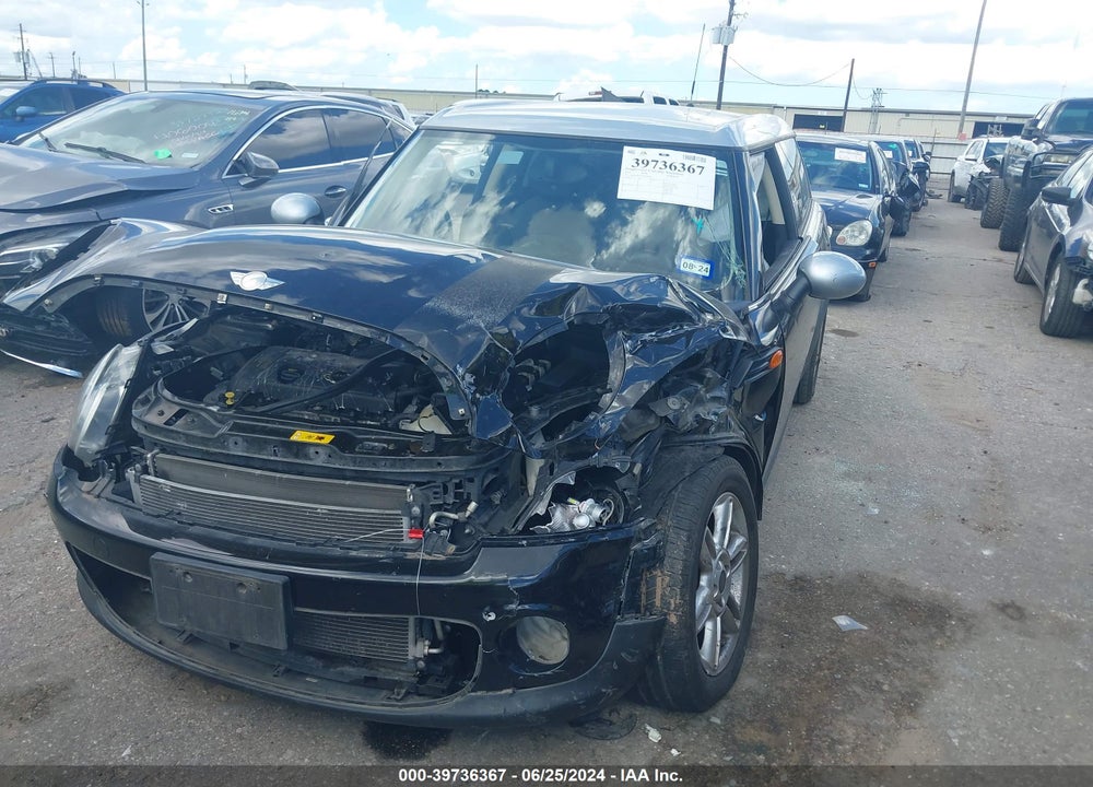 2011 MINI COOPER CLUBMAN VIN: WMWZF3C52BT188663