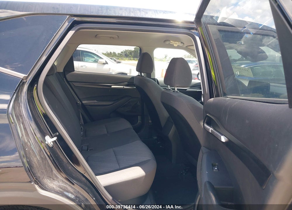 2022 KIA SELTOS LX VIN: KNDEPCAA3N7337223