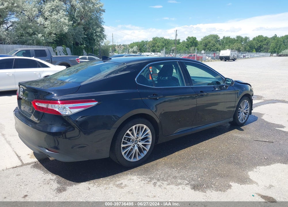 2020 TOYOTA CAMRY XLE VIN: 4T1F11AK7LU351090
