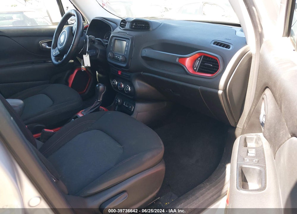 2015 JEEP RENEGADE TRAILHAWK VIN: ZACCJBCT3FPB79813
