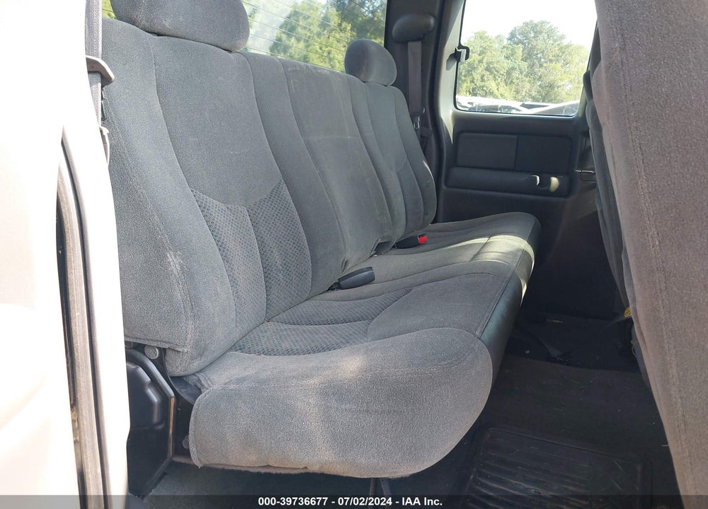 2004 CHEVROLET SILVERADO 1500 LS VIN: 1GCEC19V74Z351393