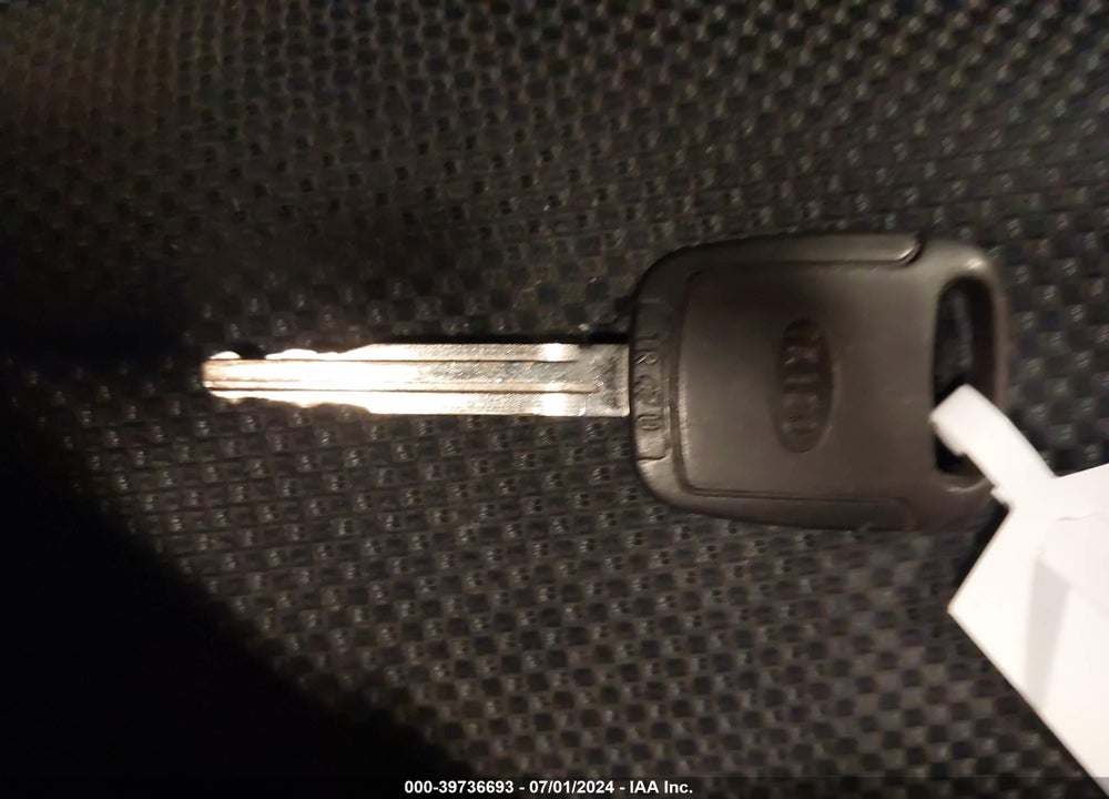 2007 SCION TC VIN: JTKDE177X70162393