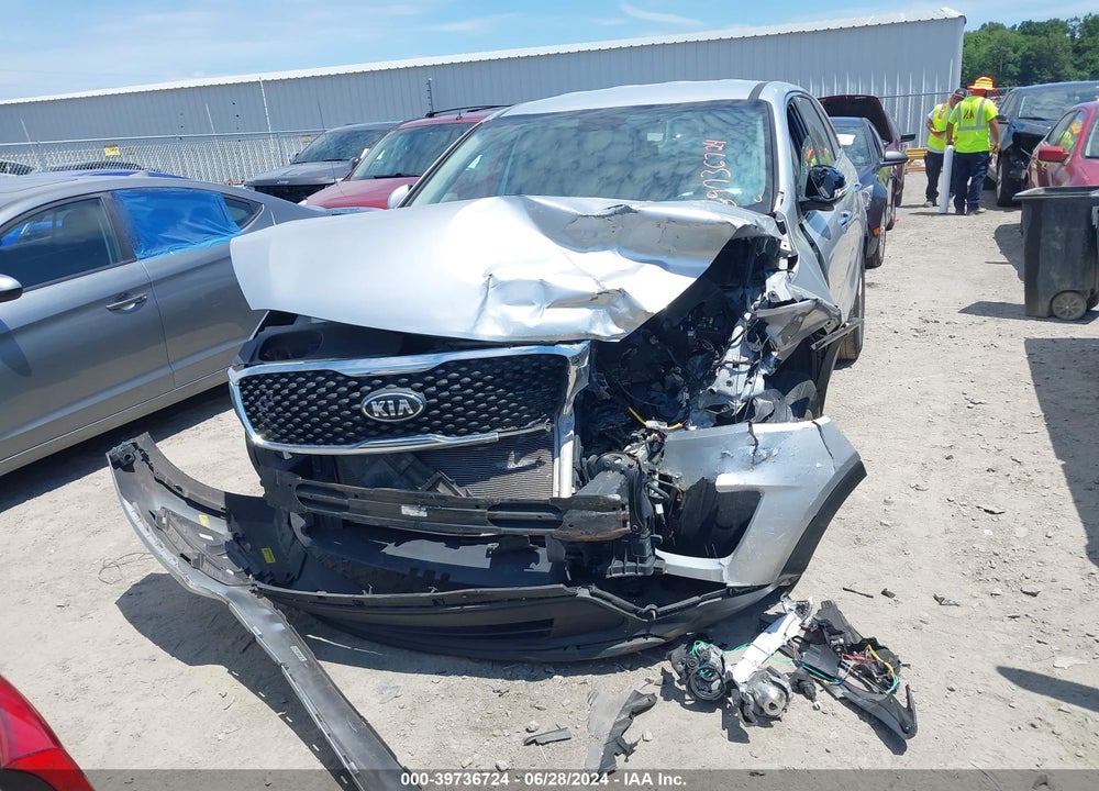 2016 KIA SORENTO 2.4L L VIN: 5XYPG4A38GG115881