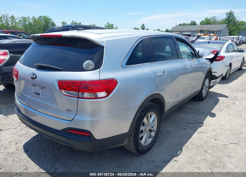 2016 KIA SORENTO 2.4L L VIN: 5XYPG4A38GG115881