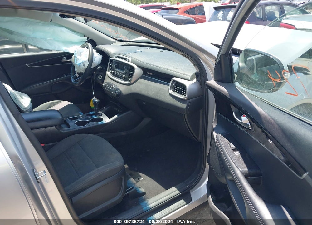 2016 KIA SORENTO 2.4L L VIN: 5XYPG4A38GG115881