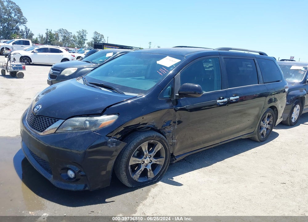 2016 TOYOTA SIENNA SE 8 PASSENGER VIN: 5TDXK3DC0GS713647