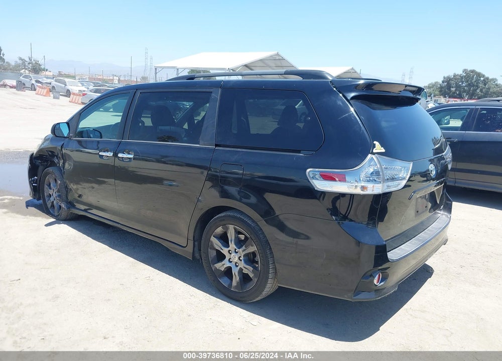 2016 TOYOTA SIENNA SE 8 PASSENGER VIN: 5TDXK3DC0GS713647