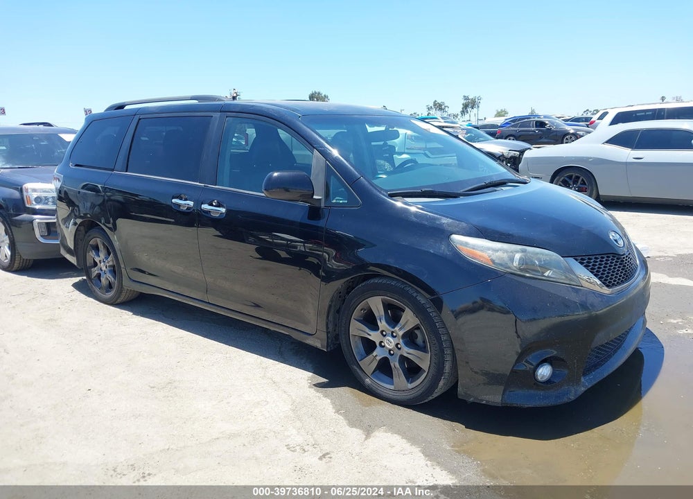 2016 TOYOTA SIENNA SE 8 PASSENGER VIN: 5TDXK3DC0GS713647