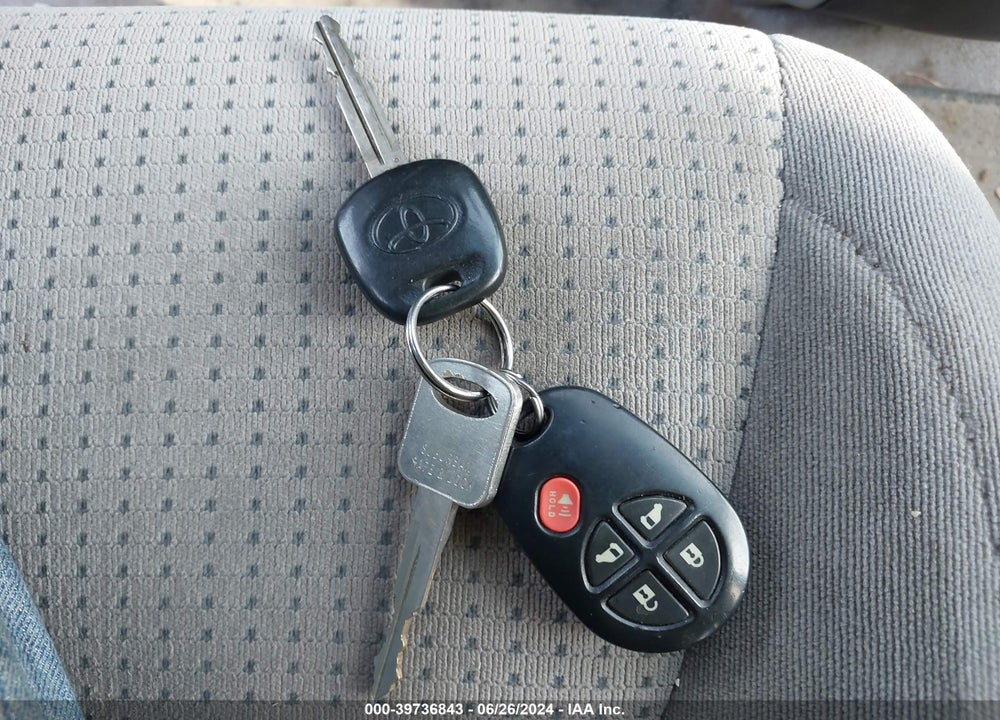 2008 TOYOTA SIENNA VIN: 5TDZK23C98S216991