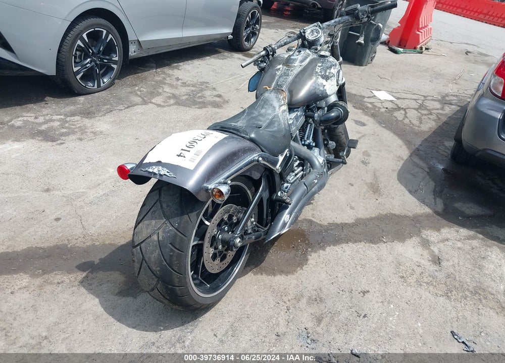 2015 HARLEY-DAVIDSON FXSB BREAKOUT VIN: 1HD1BFV15FB019321