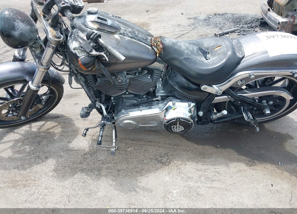 2015 HARLEY-DAVIDSON FXSB BREAKOUT VIN: 1HD1BFV15FB019321
