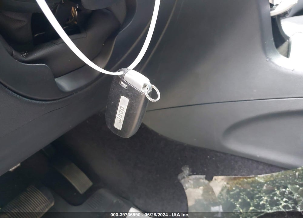 2018 JEEP GRAND CHEROKEE VIN: 1C4RJFAG1JC163176