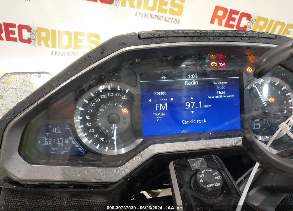 2018 HONDA GL1800 D VIN: JH2SC7959JK003581