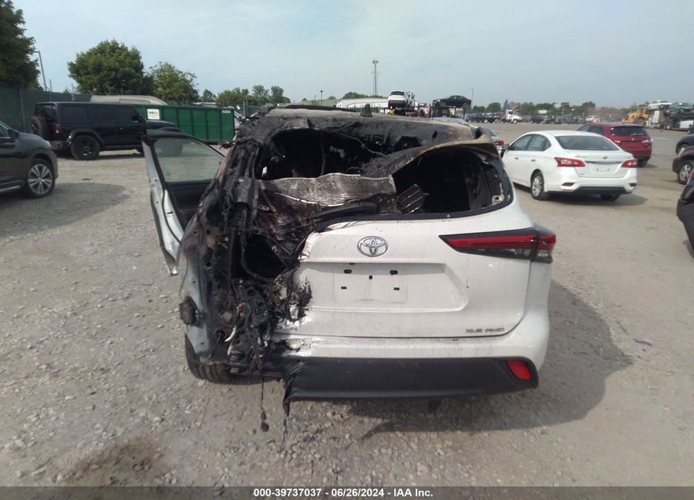 2020 TOYOTA HIGHLANDER XLE VIN: 5TDGZRBH7LS023191