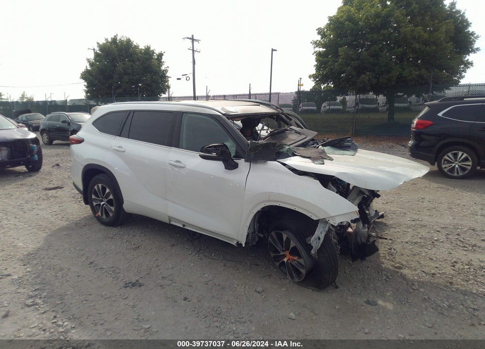 2020 TOYOTA HIGHLANDER XLE VIN: 5TDGZRBH7LS023191