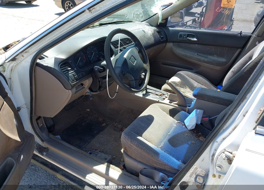 1996 HONDA ACCORD EX/EX-R VIN: 1HGCD5657TA145795