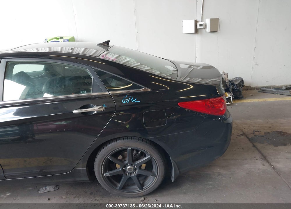2011 HYUNDAI SONATA SE VIN: 5NPEC4AC2BH292530