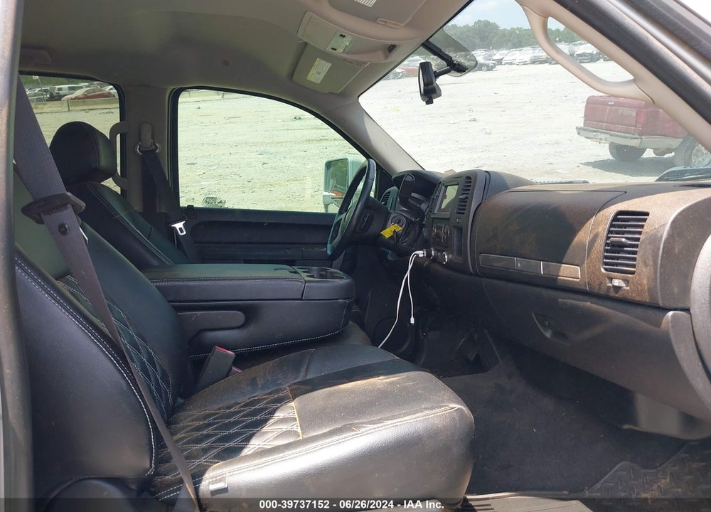 2011 CHEVROLET SILVERADO 1500 LT VIN: 3GCPKSE38BG188739