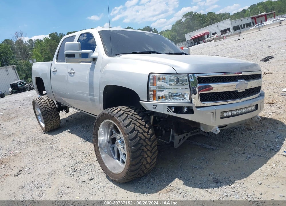 2011 CHEVROLET SILVERADO 1500 LT VIN: 3GCPKSE38BG188739