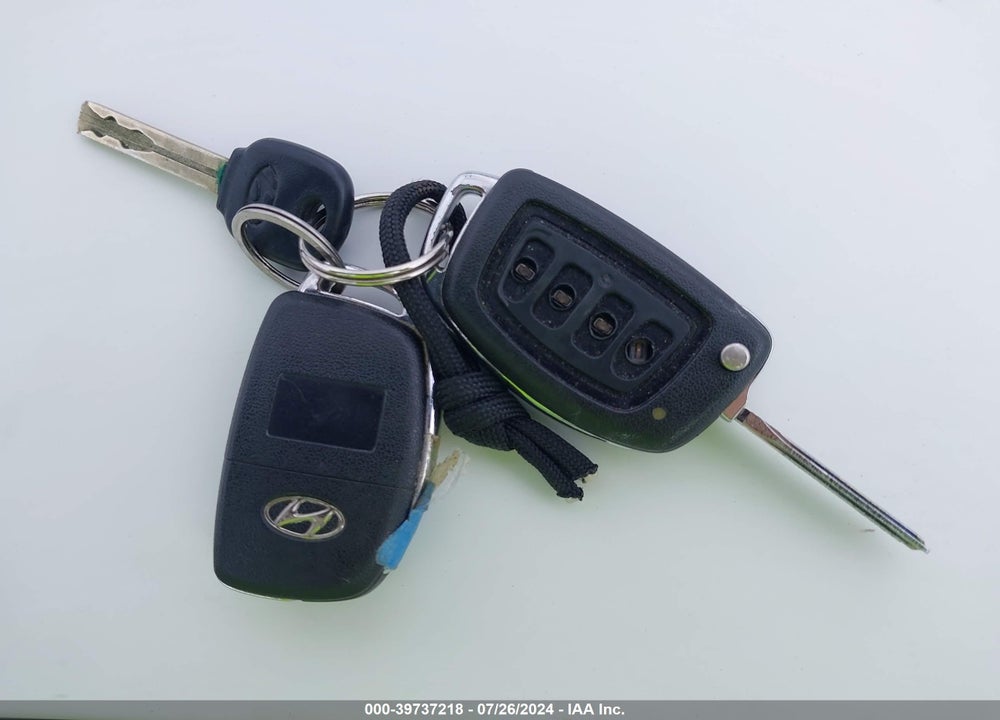 2016 HYUNDAI SONATA SE VIN: 5NPE24AF0GH305893