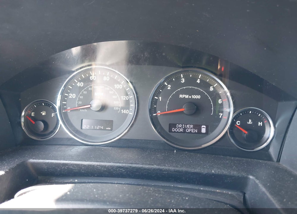 2008 JEEP COMMANDER SPORT VIN: 1J8HG48KX8C140913