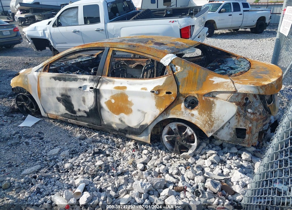 2014 HYUNDAI ELANTRA VIN: KMHDH4AE5EU045944