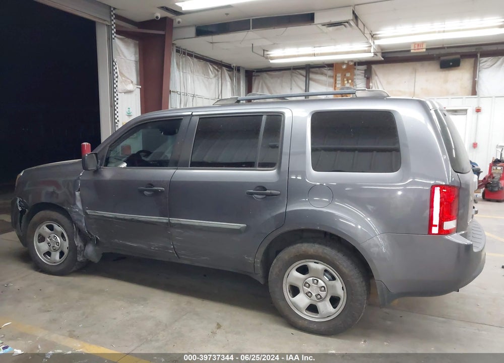 2015 HONDA PILOT LX VIN: 5FNYF4H27FB067543