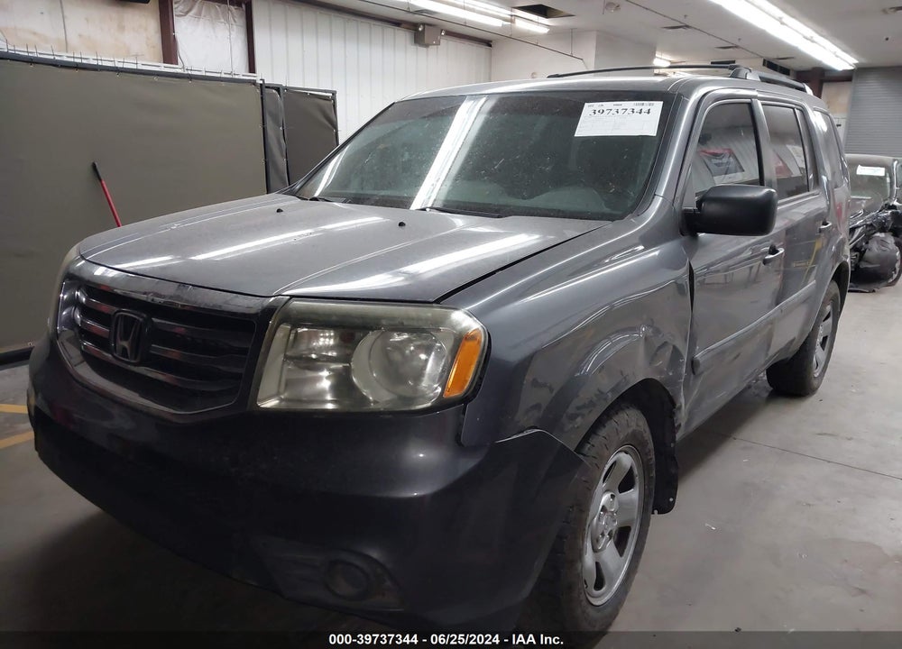 2015 HONDA PILOT LX VIN: 5FNYF4H27FB067543