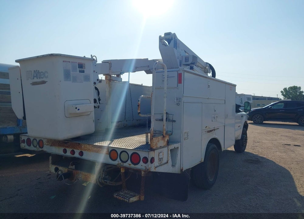 2004 FORD F-550 XL/XLT VIN: 1FDAF57P34EC31871