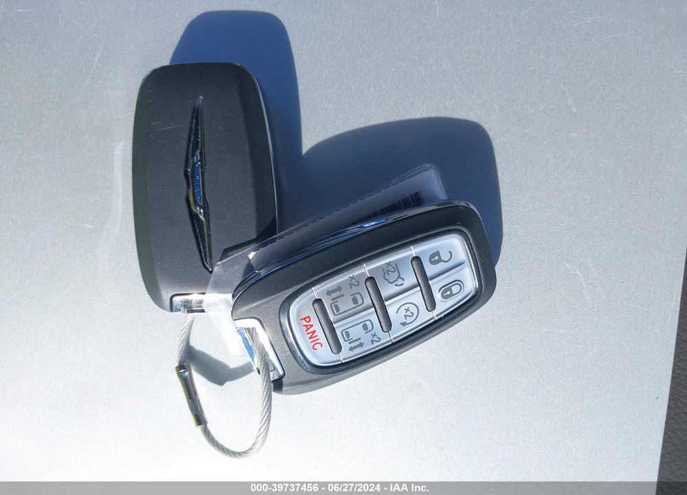 2024 CHRYSLER PACIFICA TOURING L VIN: 2C4RC1BG1RR146537