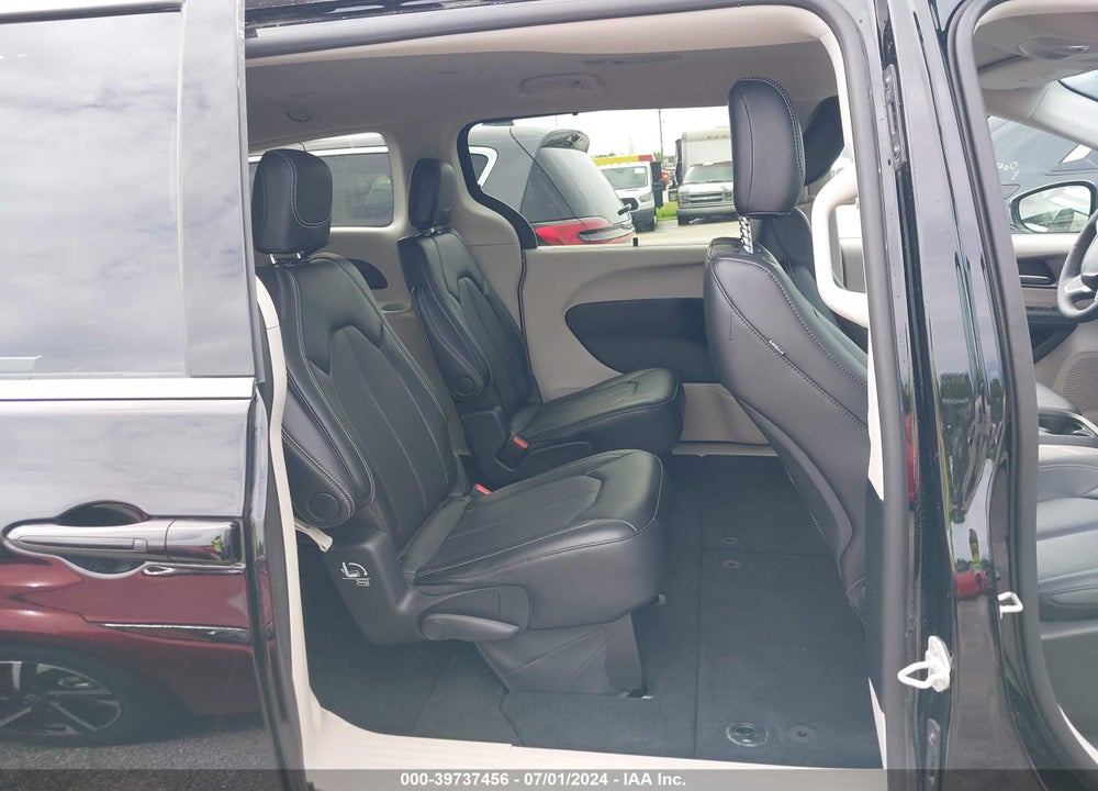 2024 CHRYSLER PACIFICA TOURING L VIN: 2C4RC1BG1RR146537