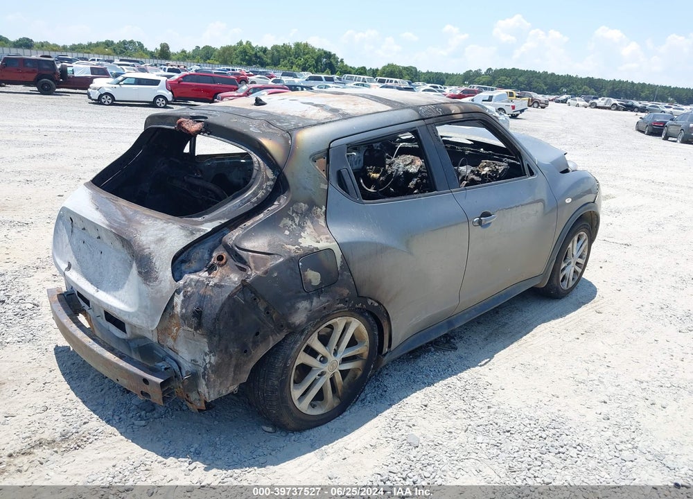 2011 NISSAN JUKE S VIN: JN8AF5MR5BT001322