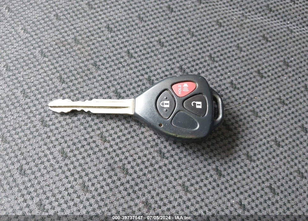 2009 TOYOTA YARIS VIN: JTDJT903595237268