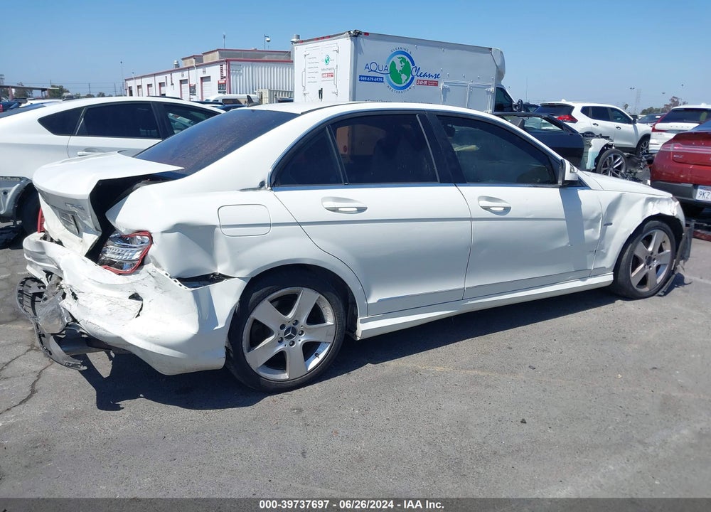 2008 MERCEDES-BENZ C 300 VIN: WDDGF54X78F150932