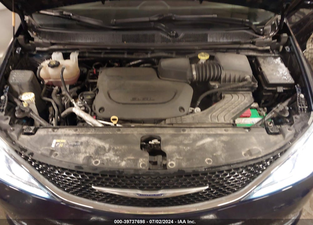 2017 CHRYSLER PACIFICA TOURING L VIN: 2C4RC1BG2HR702367