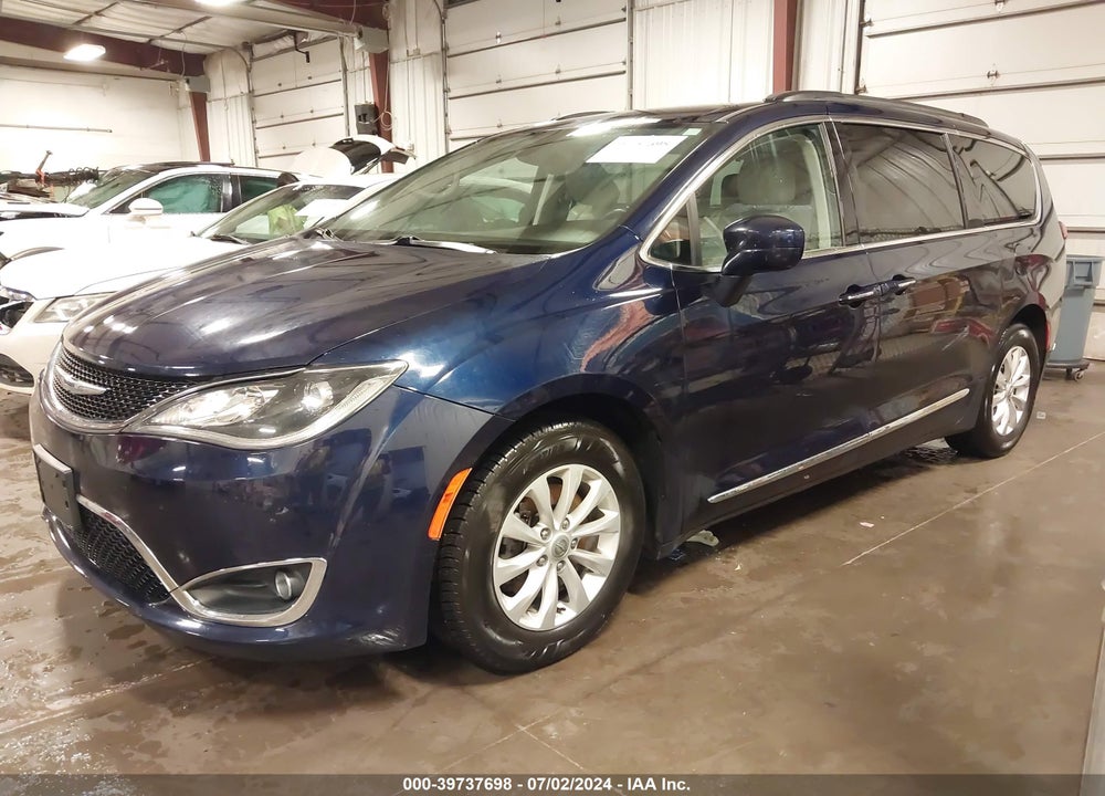 2017 CHRYSLER PACIFICA TOURING L VIN: 2C4RC1BG2HR702367