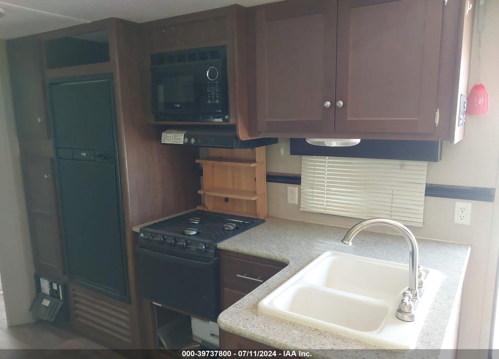 2015 UNDEFINED ASPEN TRAIL VIN: 4YDT27823FH921254